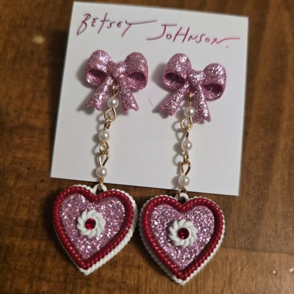 New With Tags – Authentic Betsey Johnson Red Heart Dangle Earrings